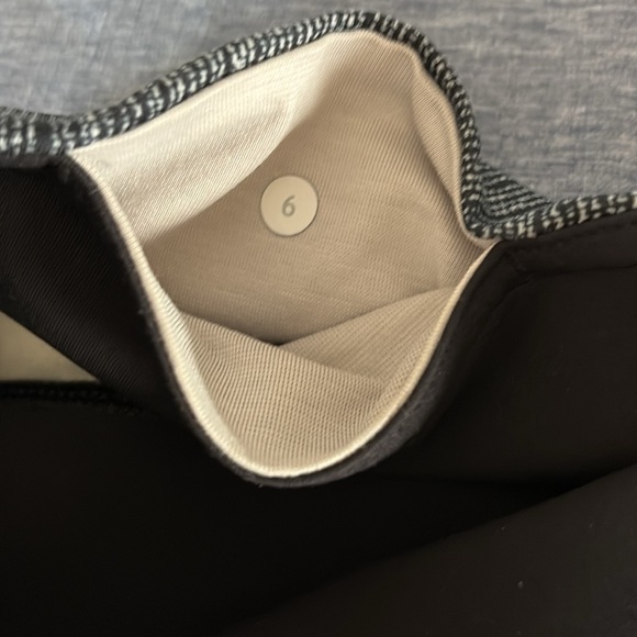 Lululemon Women’s Size 6 Wunder Under Crop Hi-Rise - Picture 3 of 5